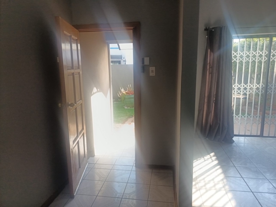 3 Bedroom Property for Sale in Rhodesdene Northern Cape